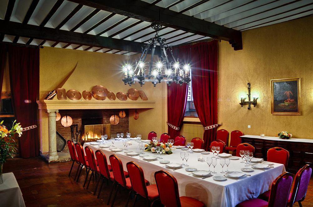 拉斯卡弗里亚 Sheraton Santa Maria De El Paular酒店 餐厅 照片